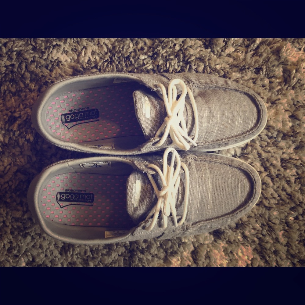 Sketchers on the go goga mat technology shoes